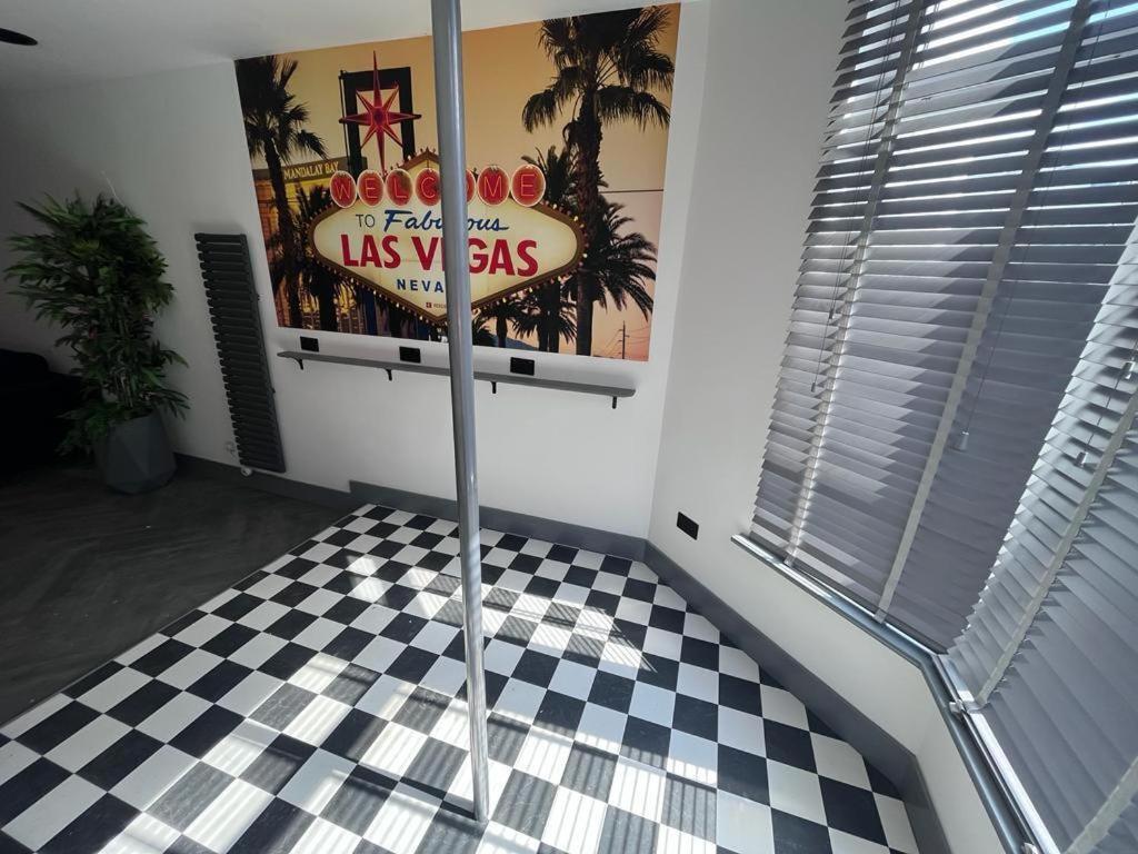 The White House Vegas Suites Blackpool Exterior photo